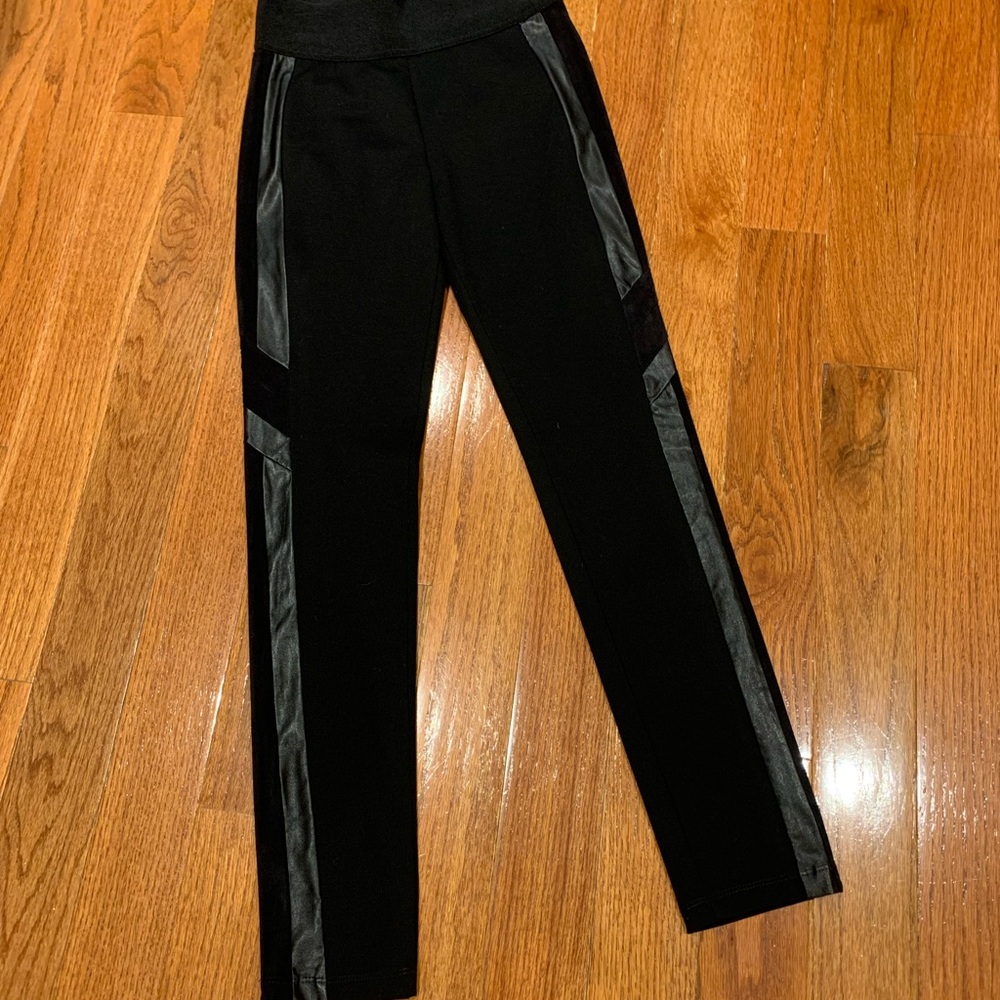 Nygard Slims w Vegan Leather Detailing